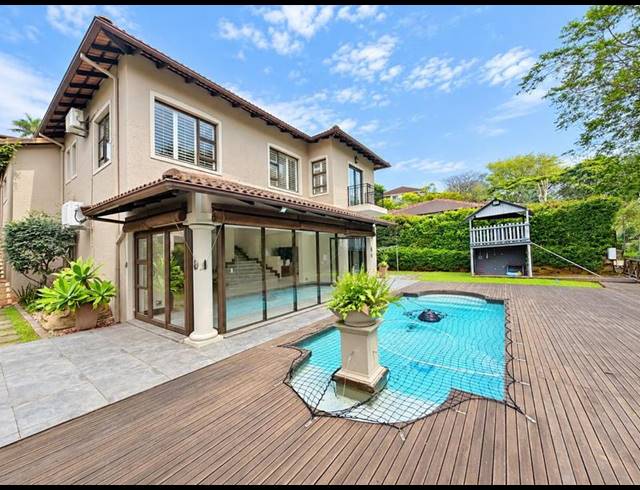 4 BEDROOM TOWNHOUSE FOR SALE IN LA LUCIA